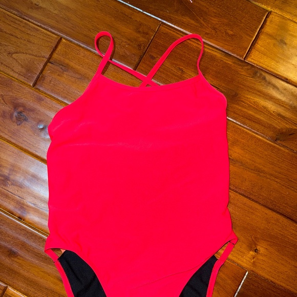 Jolyn Julian 2 pink one piece - Picture 1 of 4